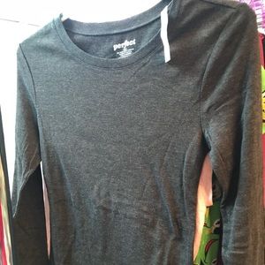BNWT Old Navy Perfect LS Tee in Charcoal, Sz Med.